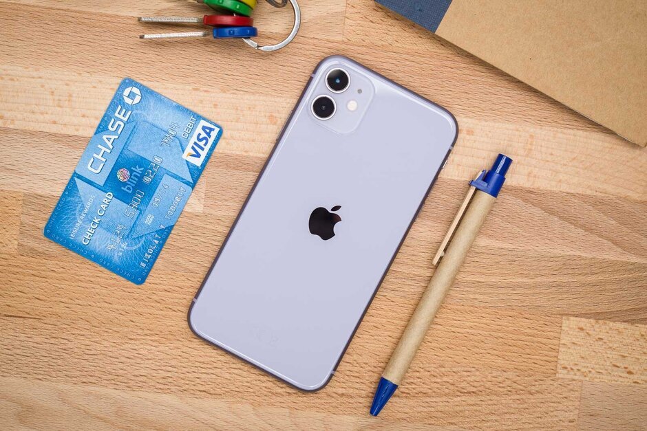 Задняя панель iPhone 11