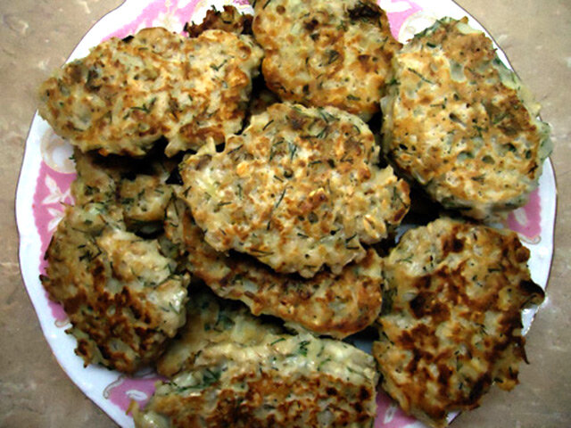 Овсяные оладьи с луком и зеленью