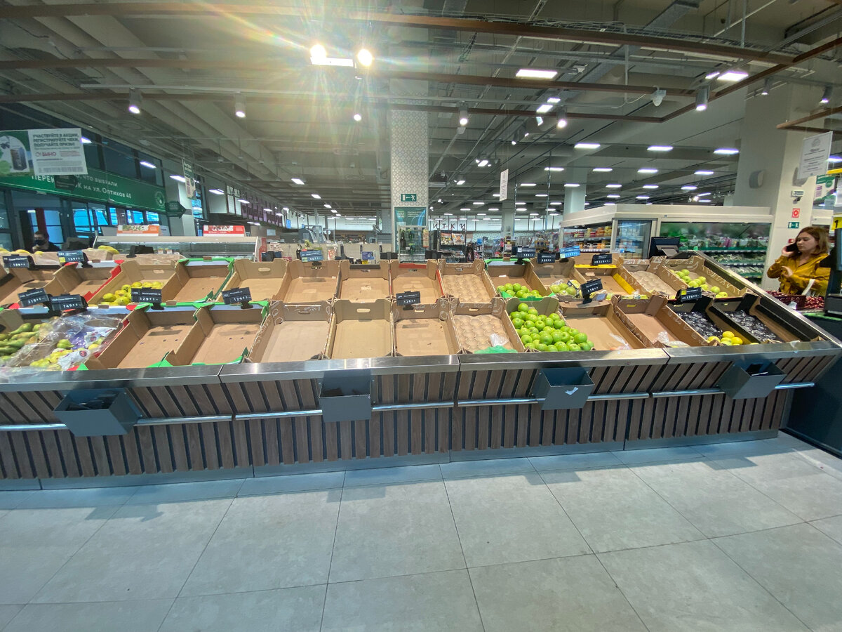 Фрукты появляются буквально на пару часов в день