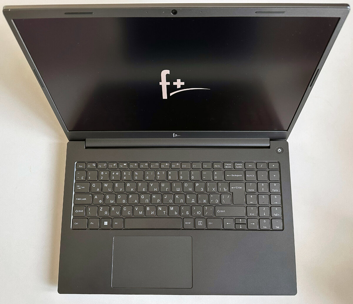 Обзор ноутбука F+ Flaptop i: 15-дюймовая рабочая лошадка на 12-м поколении Intel Core