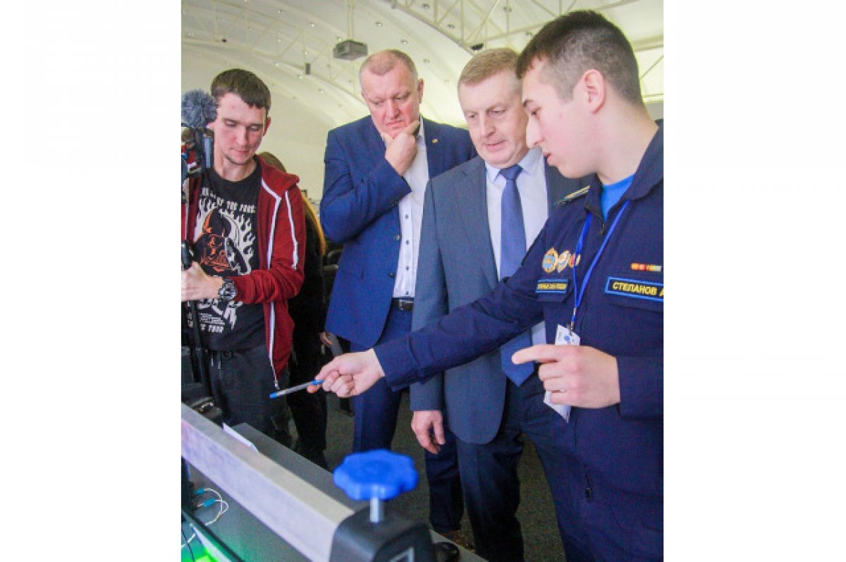    В ВГТУ наградили финалистов технологического акселератора