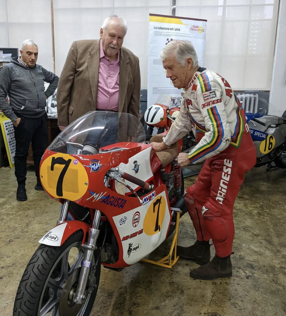 Rob Ianucci и Giacomo Agostini и легенда MV Agusta 350cc triple.