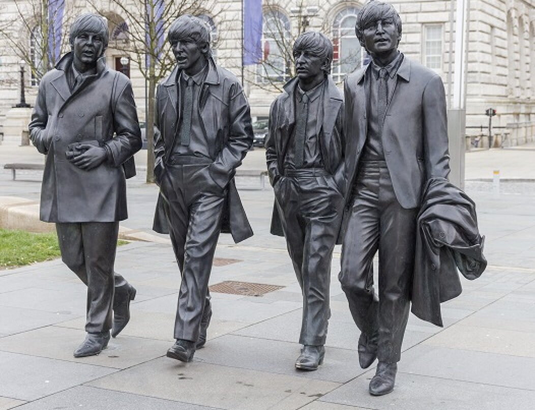 А это памятник легендарной четверке в Ливерпуле, источник Яндекс картинки.