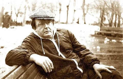 Евгений Блажеевский (1947-1999), советский и российский поэт. Изображение из свободных источников.