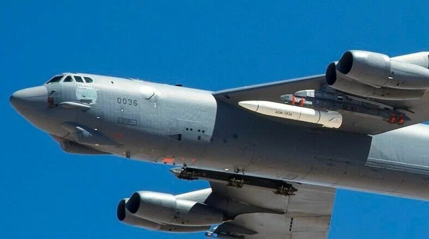 Бомбардировщик B-52