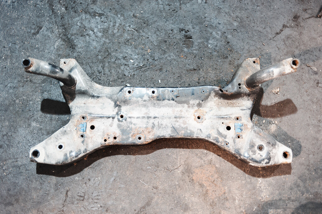 Передний подрамник Додж Калибр (вид сверху)