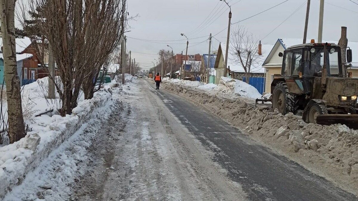    Между дорожниками, коммунальщиками, предприятиями и хозсубъектами разделили зоны ответсвенности за вывоз снега.