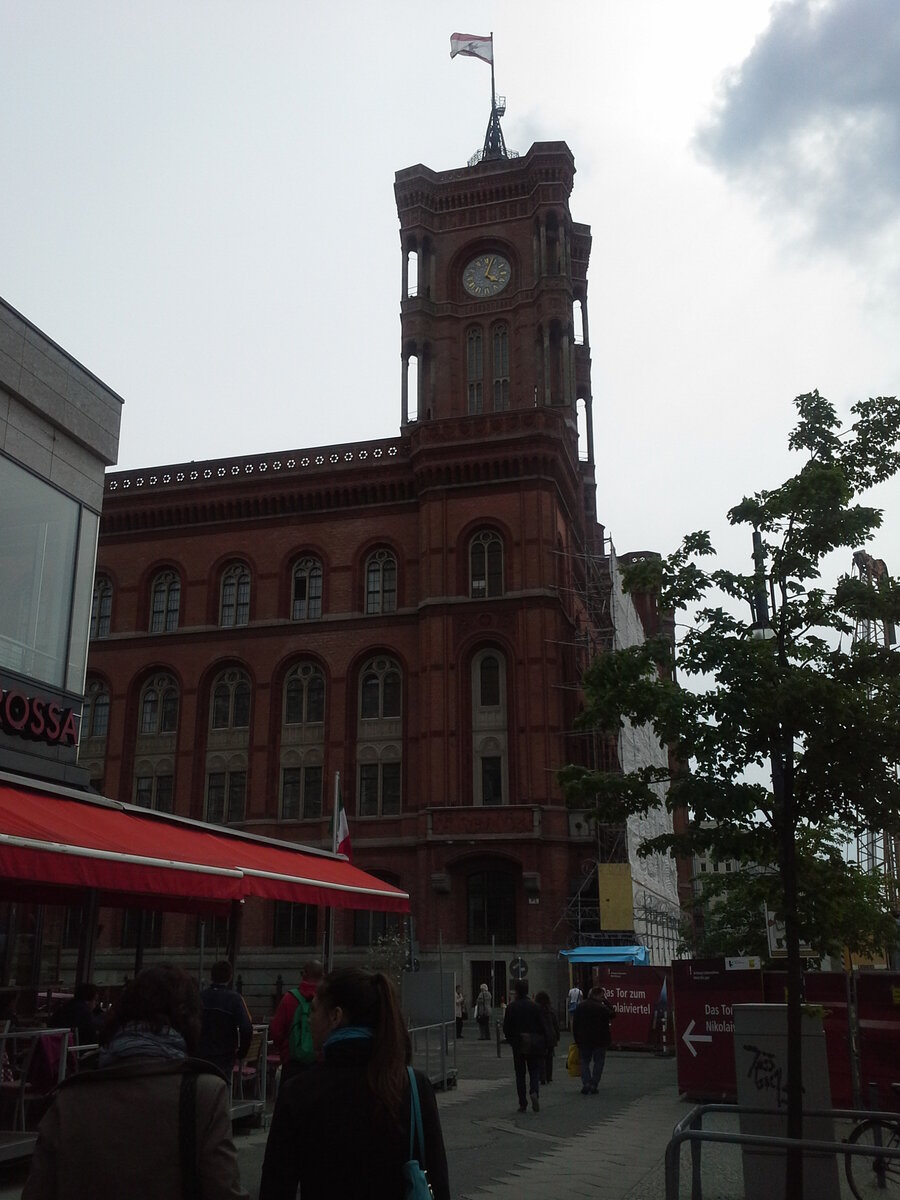 Красная ратуша.