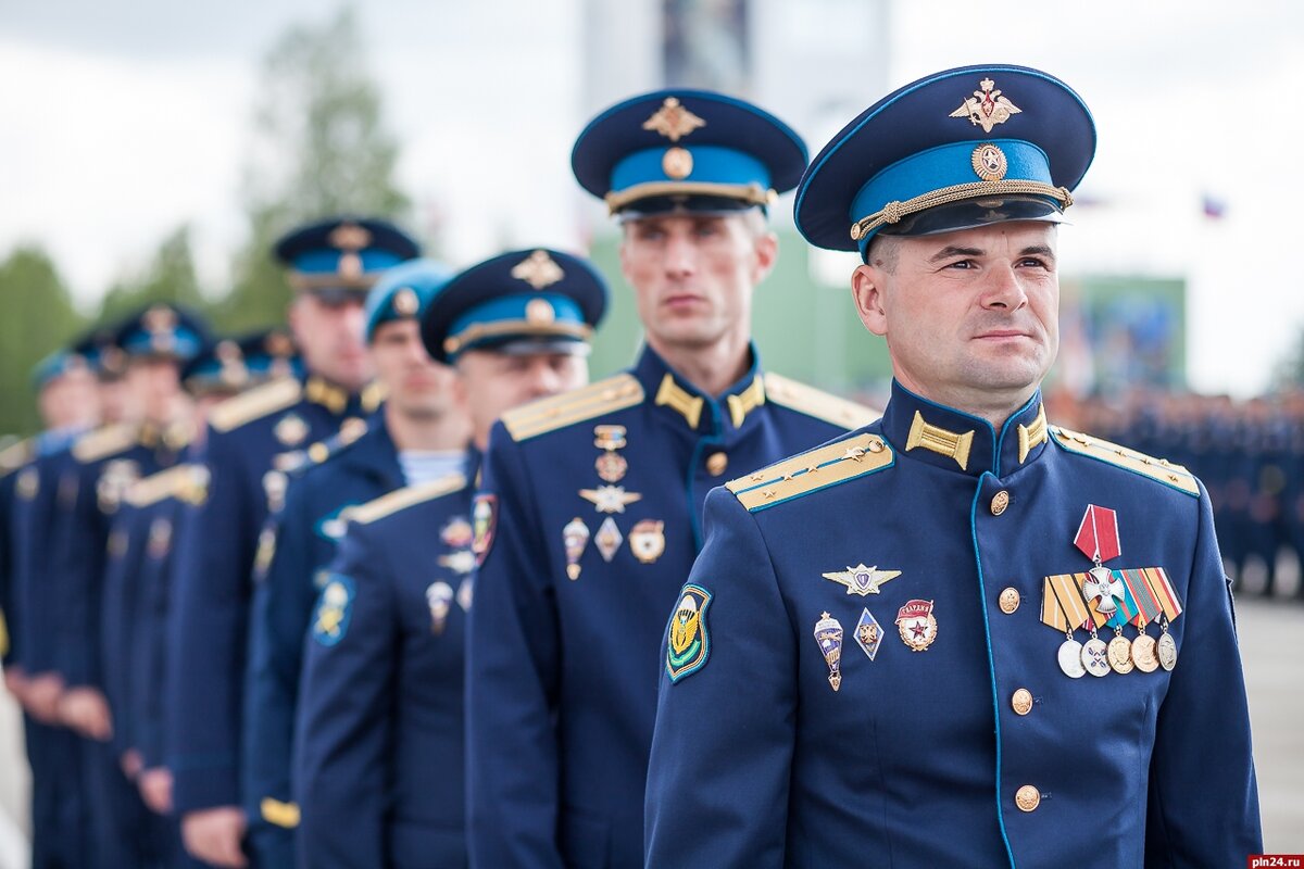 Парадная форма офицеров ВКС РФ