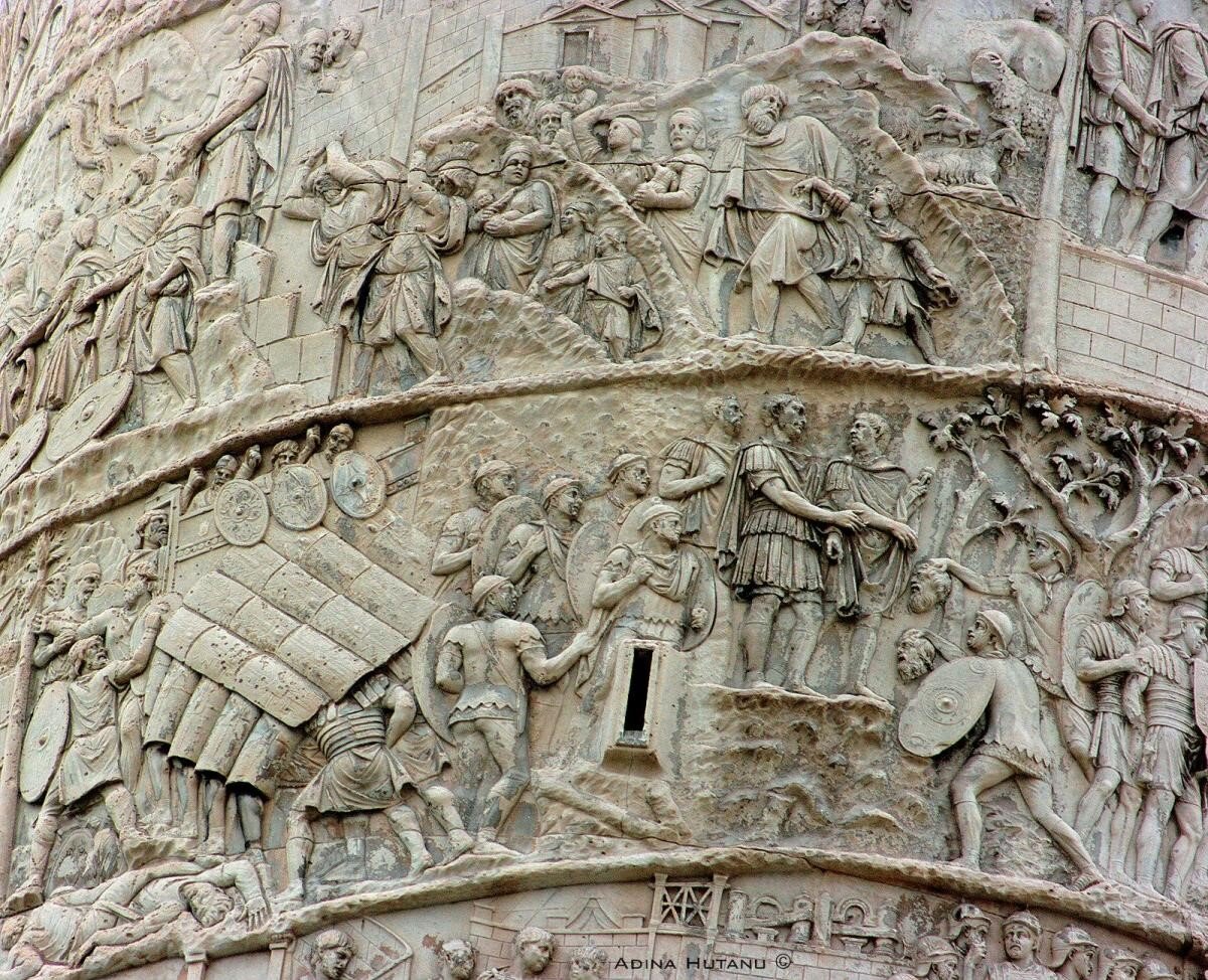 Строй черепахи. Барельеф колонны Траяна.