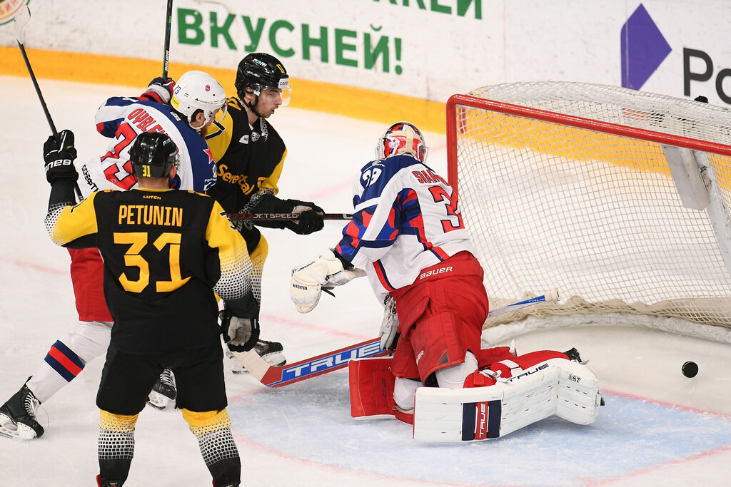    Завершающий матч регулярного чемпионата прошел 26 февраля в Ледовом дворце.