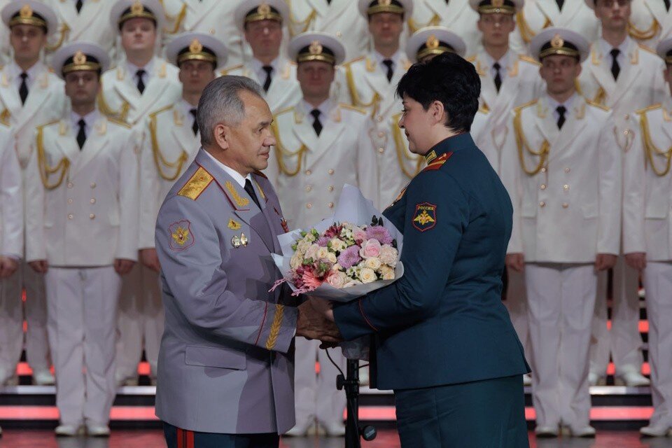     Сергей Шойгу поздравил женщин с наступающим 8 Марта  Минобороны РФ