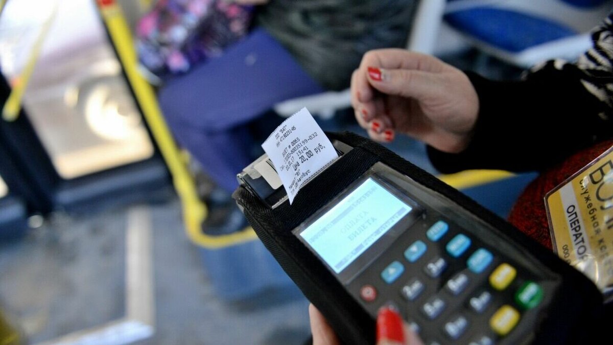     В Волгограде пассажиры при оплате картой «Мир» с марта могут экономить на проезде в общественном транспорте. Скидка составляет 7 рублей, сообщает пресс-служба платежной системы.