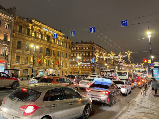     Автомобилисты Петербурга стоят в пробках 151 час в году (по данным на 2021 год). Фото: «МК в Питере»