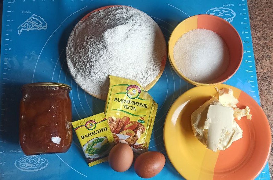 Ингредиенты для тертого пирога