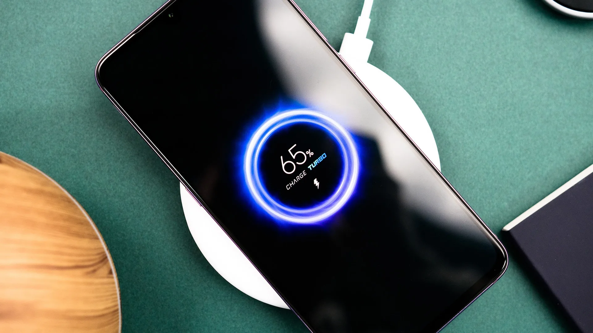 Смартфон. Xiaomi mi 11 ultra. Блок питания 120w xiaomi. Зарядники для смартфонов. Быстрые зарядки для смартфонов.