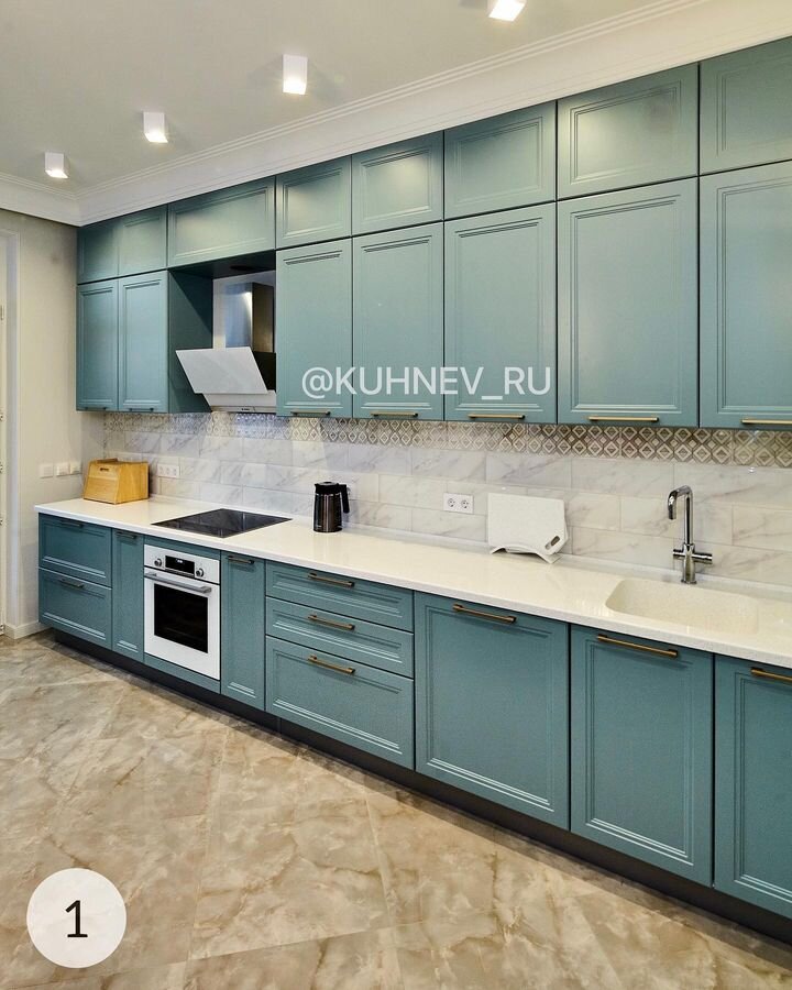 Готовые кухни под потолок от Кухнев. Листайте галерею