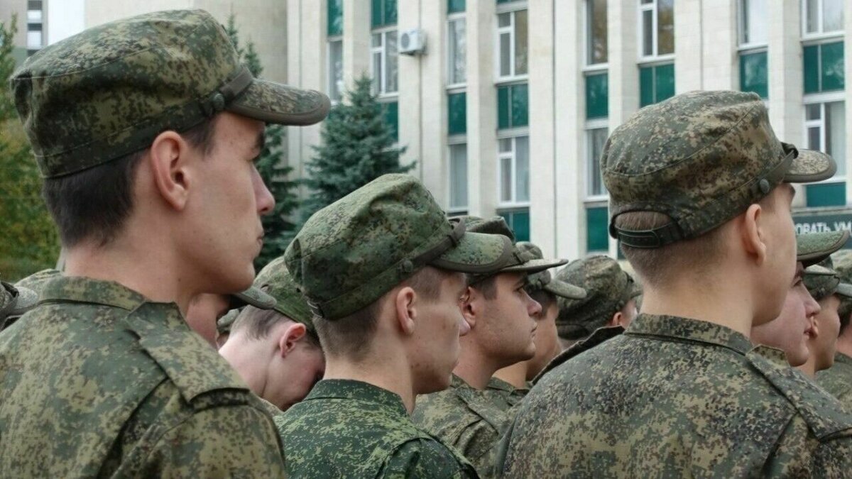     Участники СВО из Удмуртии обезвреживают беспилотники противника с помощью антидроновых ружей, отправленных республикой.