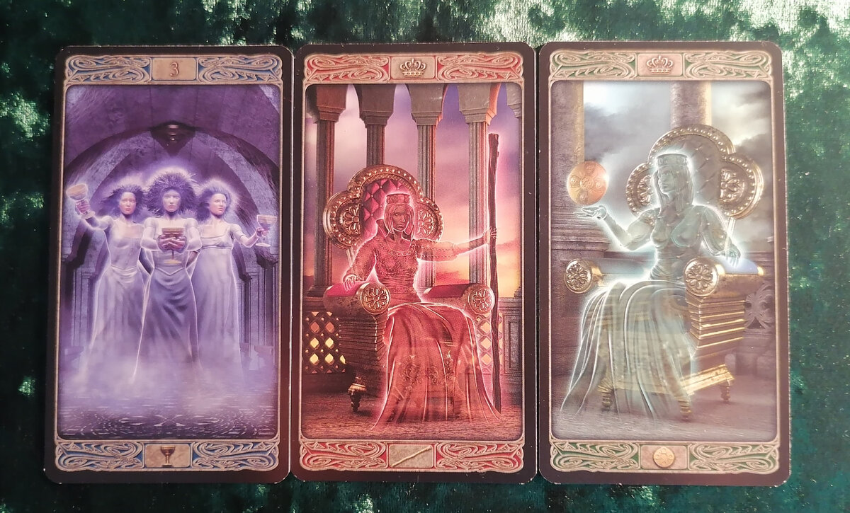 3 кубков, королева жезлов, королева пентаклей