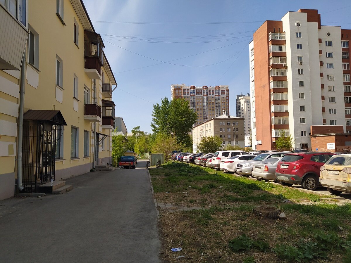 Улица Анри Барбюса (Екатеринбург)