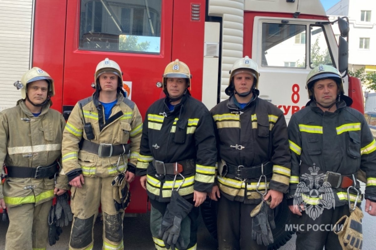    В Курске рассказали историю спасения сорвавшейся с карниза 15 этажа девушки