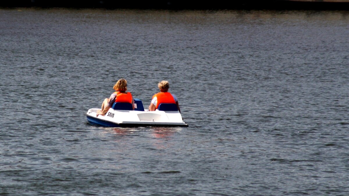     В Пятигорске из-за начавшегося ливня подмыло основание дороги в районе автовокзала, сообщил сити-менеджер Дмитрий Ворошилов.