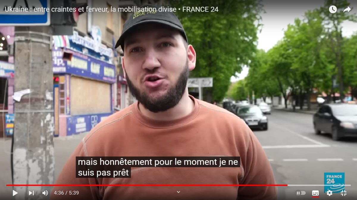 Субтитры: "Честно говоря, я еще не готов". Скриншот с канала France24 с сайта YouTube