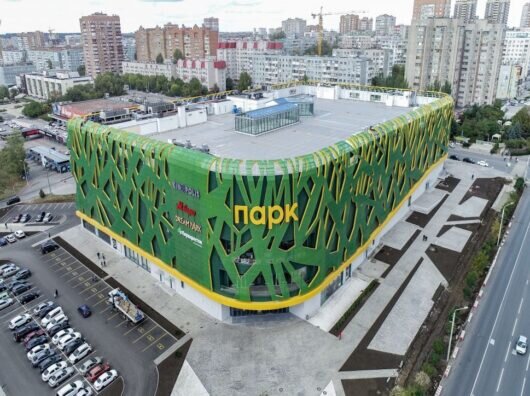    Крыша ТЦ "Галерея Парк"//Фото с сайта shopandmall.ru