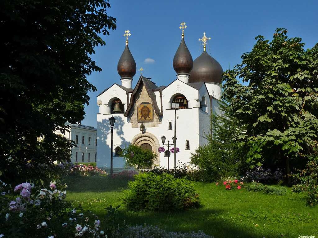 Покровский собор Марфо-Мариинской обители милосердия. Источник: clck.ru/353BA4