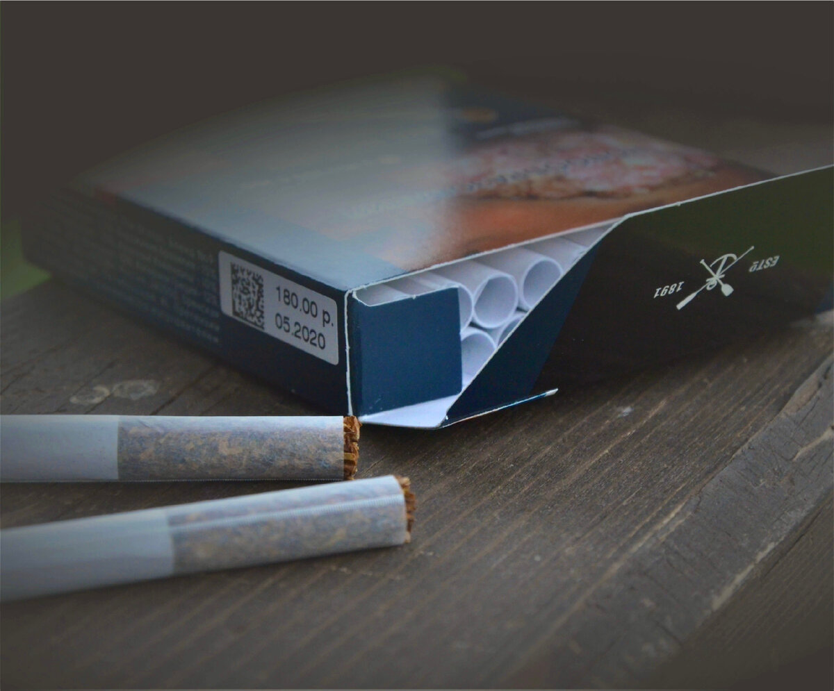 Купить сигареты 5. Современные отечественные сигареты. Курит папиросу. Как курить папиросы.