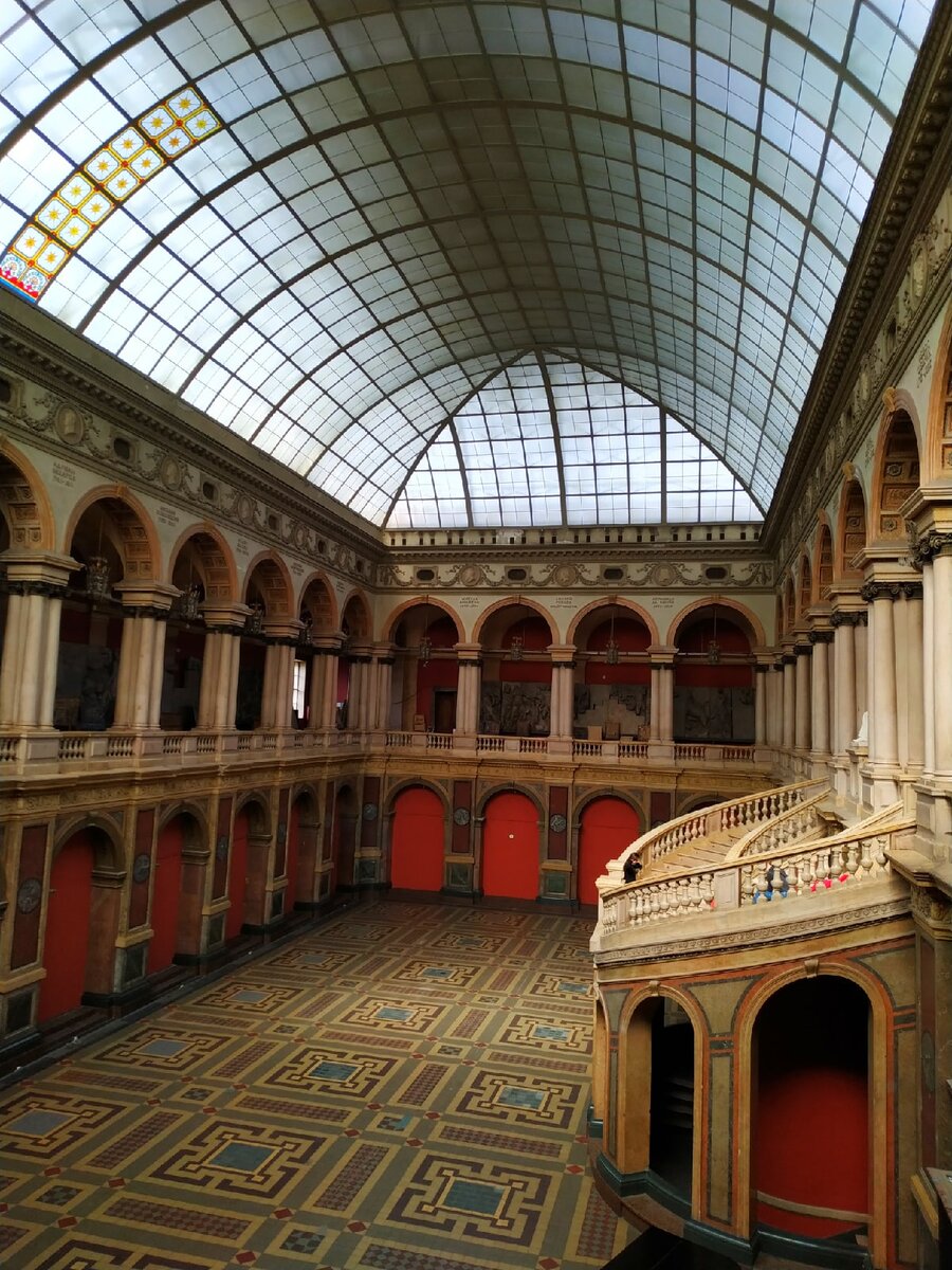 Интерьер академии