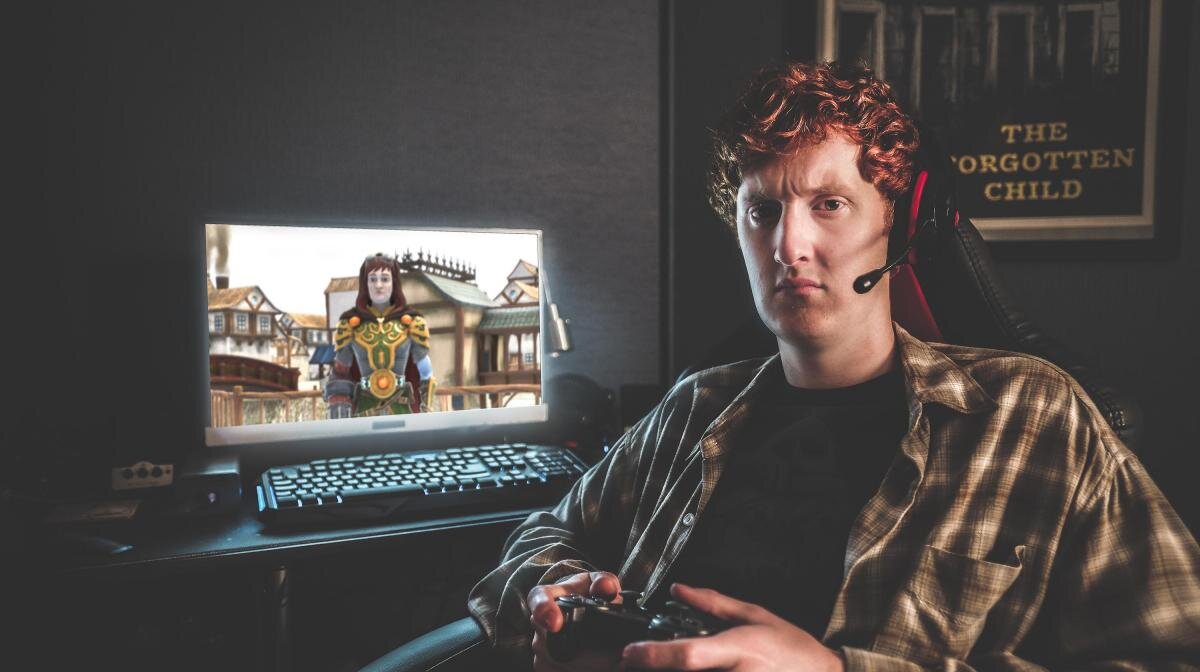 Ник (фрагмент постера сериала "Битые пиксели"). Листайте галерею