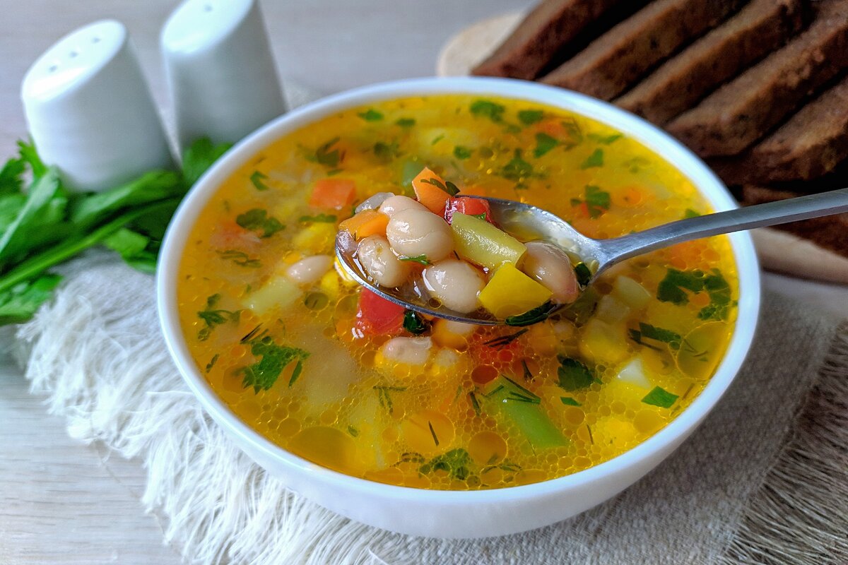 Суп с белой фасолью и овощами 