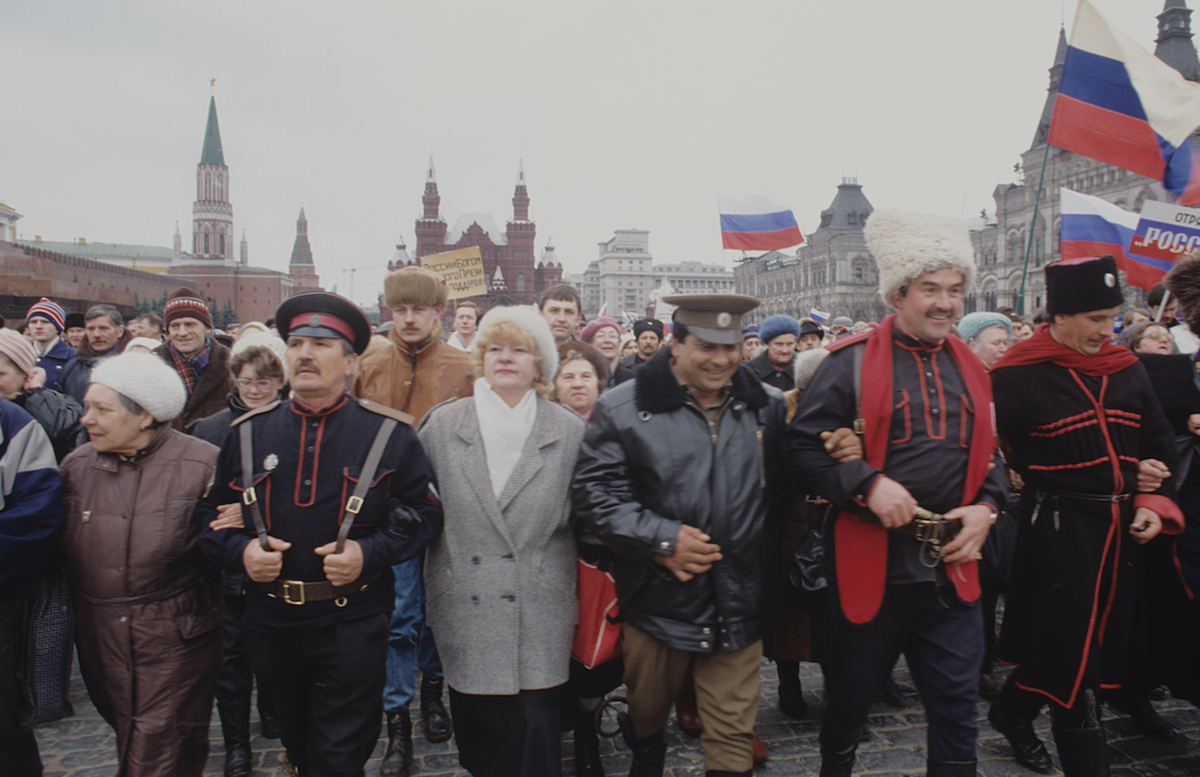В 1992 году были приняты. Россия 1992 год. Красная площадь 1992 год. 1992год в россши. Ельцин парад Победы 1995.