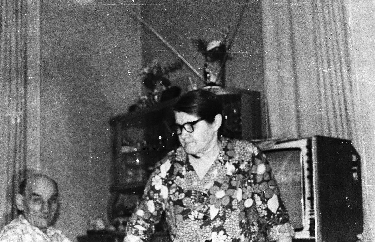 Моя бабушка Тоня и дед Вася. Весна 1978 года. Фото из семейного архива.