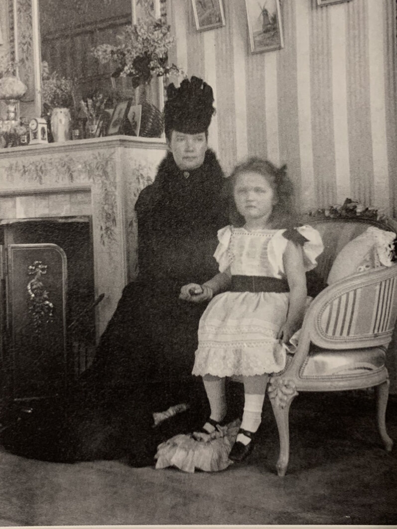 Мария фёдоровна Романова с внуками