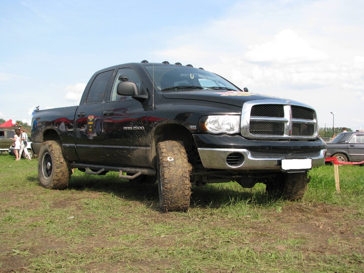  Dodge Ram 2500  с двигателем HEMI .  