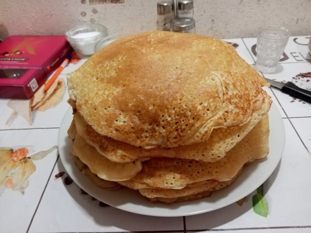 Все-таки лучше быть человеком и спать по ночам, чем быть "хлебозаводом"  и печь по ночам блины.