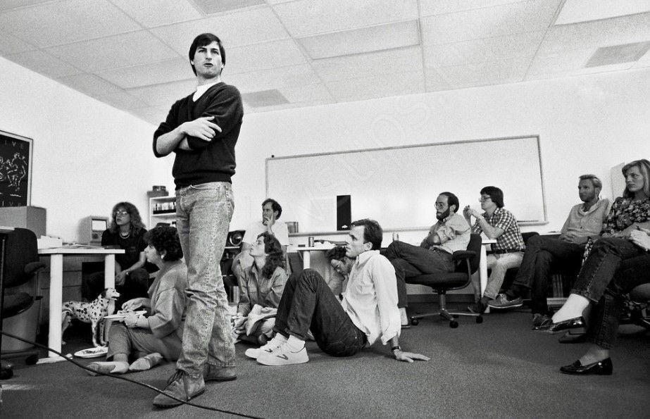 Стив Джобс. Главные качества лидера: берет на себя ответственность и проявляет инициативу