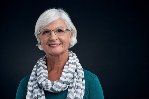 Такой автор  представляет Матрёну Ивановну в 70 лнт