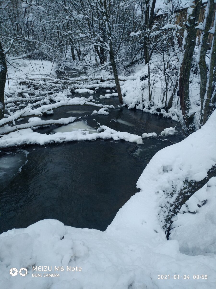 Скоро снег совсем растант и свободной речка станет...