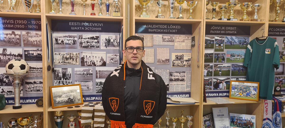 Симоне Деполити в футбольном музее Йыхви