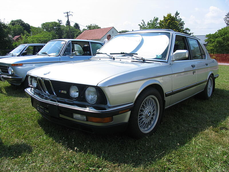 BMW M5 E28
