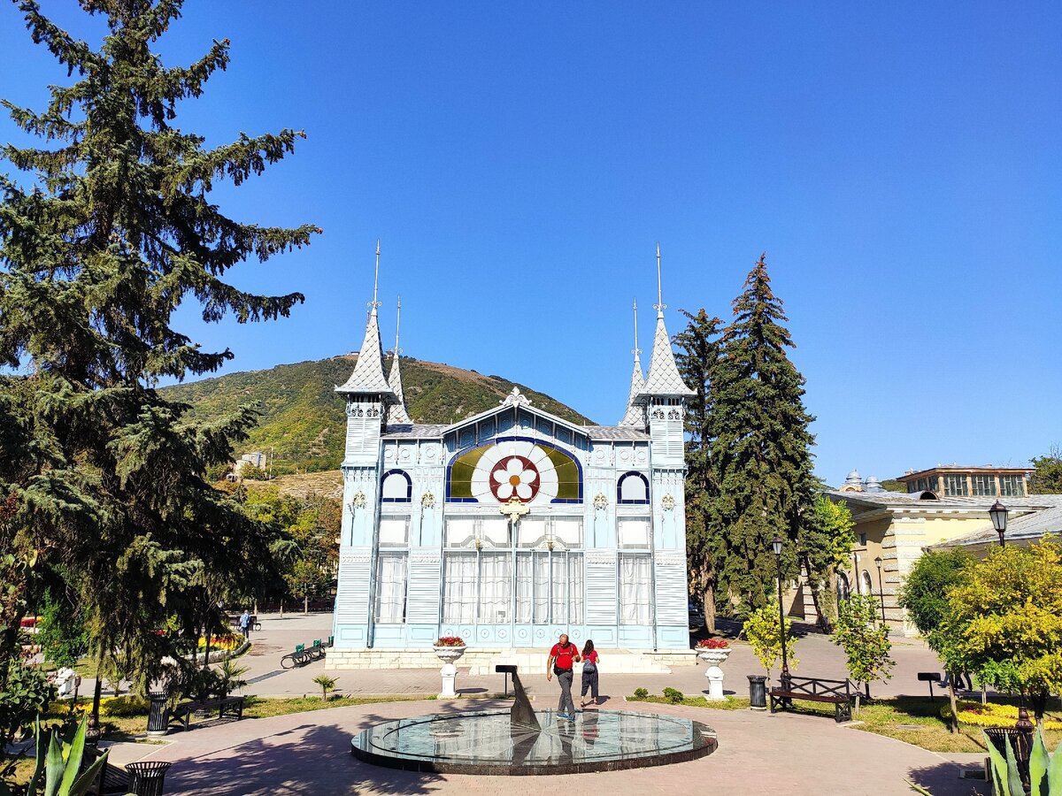 Фото автора. Лермонтовская галерея в Пятигорске