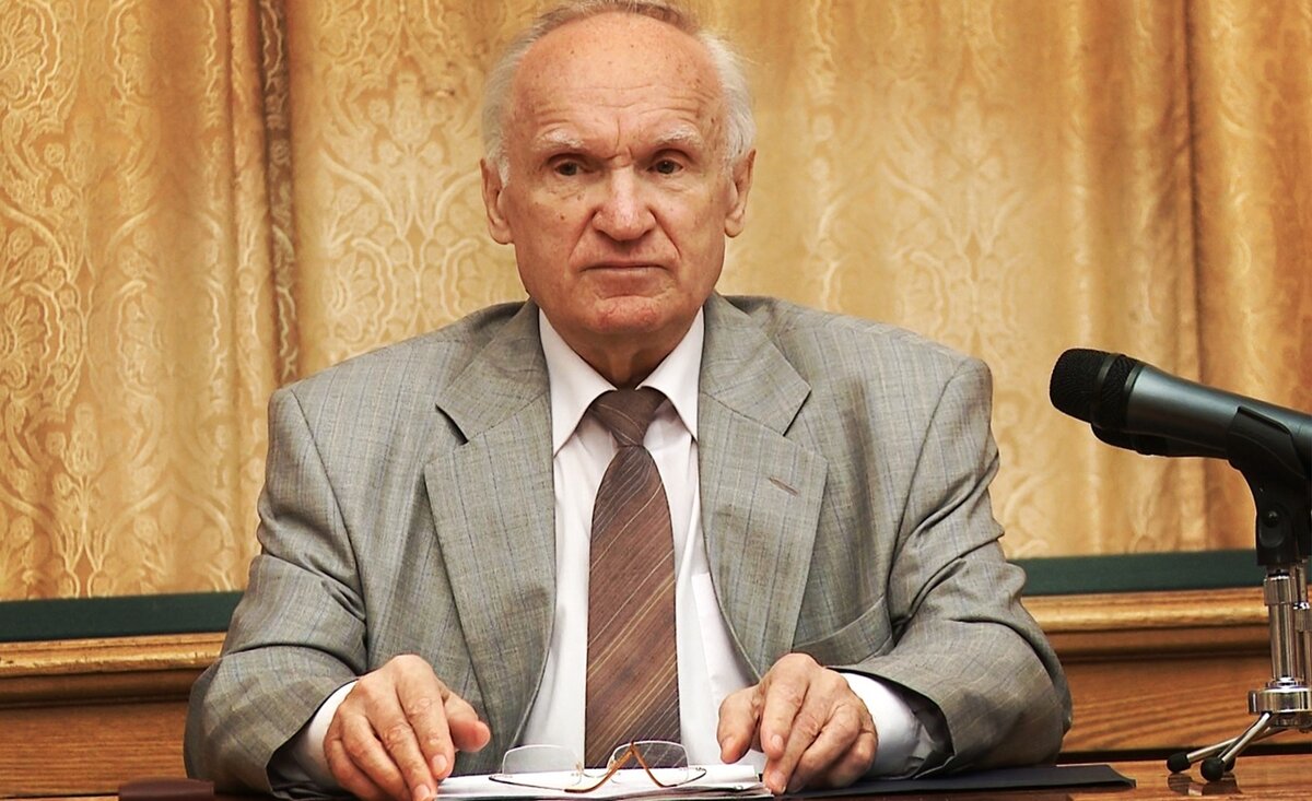 Алексей Ильич Осипов — заслуженный профессор Московской духовной академии, доктор богословия, педагог, публицист, писатель, проповедник.