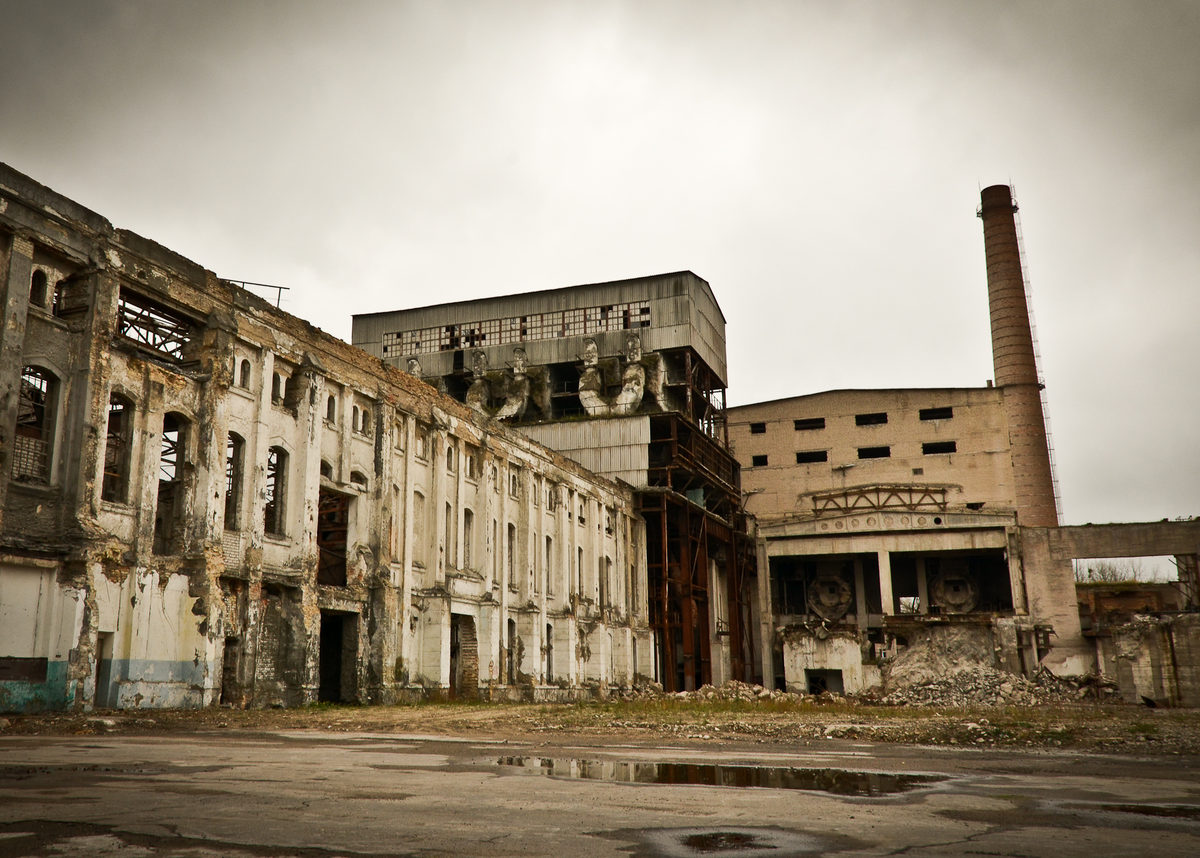 Один из заброшенных заводов
