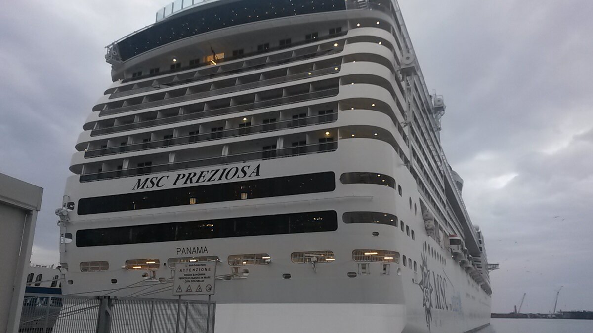 MSC Preziosa 5*, 18 палуб  (из семейного архива автора)