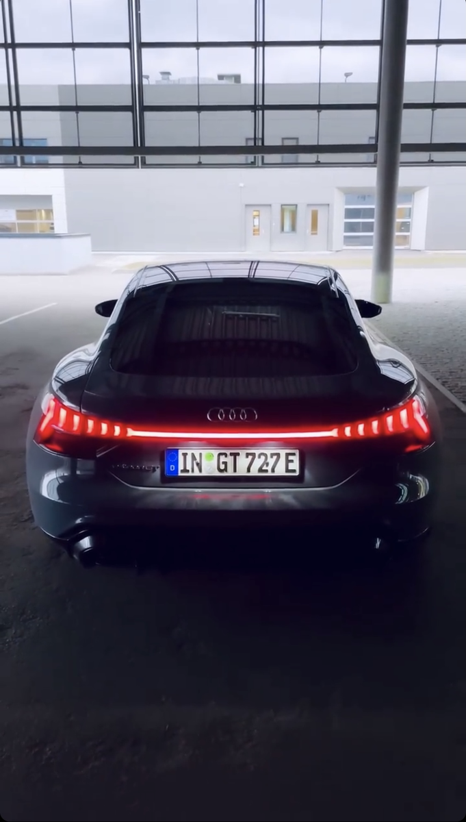 Новый Audi e-tron GT  
