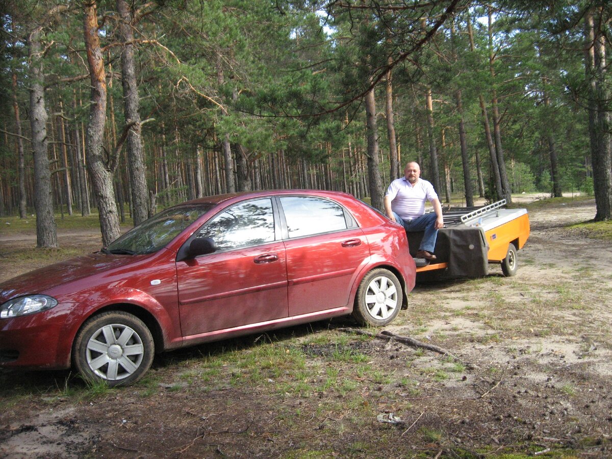 Прицеп-Скиф в собранном виде. Это уже второй наш Скиф. Предыдущий откатал по СССР с нами много тысяч километров, за то время мы сменили 3 автомобиля!