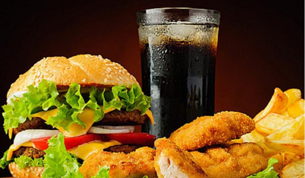 Кока-кола и жирная пища.